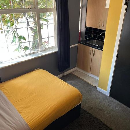 Hatfield Save-Money Rooms - 10Over10 For Price! Exteriér fotografie