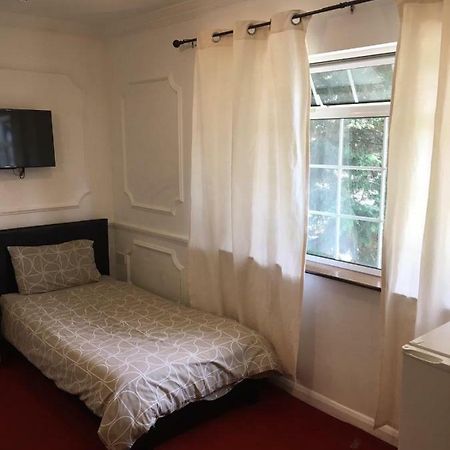Hatfield Save-Money Rooms - 10Over10 For Price! Exteriér fotografie